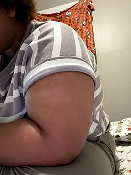 chocolate bella online show from 10/21/25, 01:06