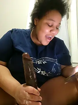 chocolate bella online show from 01/19/26, 03:43