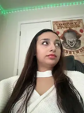 CharmingMaddie online show from 11/02/25, 08:44