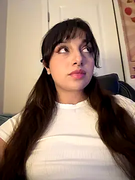 CharmingMaddie online show from 11/11/25, 04:12