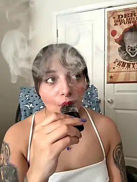 CharmingMaddie online show from 12/05/25, 05:53