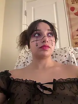 CharmingMaddie online show from 12/18/25, 06:47