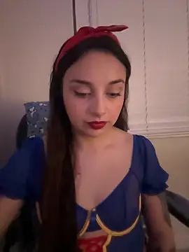 Snapshot of CharmingMaddie chatting on 04/28/26, 05:34 CharmingMaddie online show from 04/28/26, 05:34