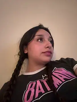 Snapshot of CharmingMaddie chatting on 05/23/26, 05:01 CharmingMaddie online show from 05/23/26, 05:01
