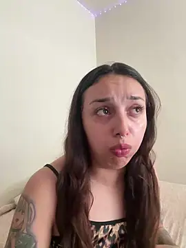 Snapshot of CharmingMaddie chatting on 05/31/26, 04:14 CharmingMaddie online show from 05/31/26, 04:14