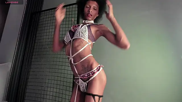 Violett Salvatore online show from 04/16/26, 04:19