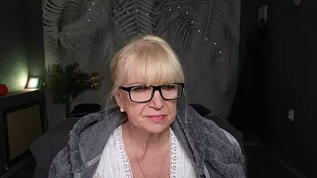 Sabina Ros online show from 10/03/25, 07:16