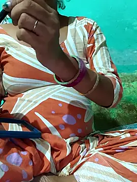 Snapshot of Love-pari077 chatting on 09/21/25, 04:14 Love-pari077 online show from 09/21/25, 04:14