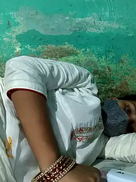 Snapshot of Love-pari077 chatting on 09/23/25, 03:04 Love-pari077 online show from 09/23/25, 03:04