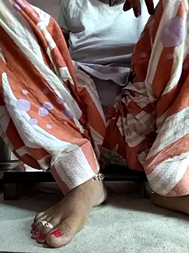 Snapshot of Love-pari077 chatting on 10/15/25, 01:17 Love-pari077 online show from 10/15/25, 01:17