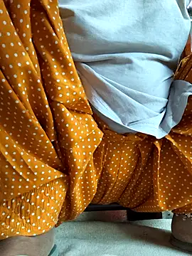 Snapshot of Love-pari077 chatting on 10/17/25, 12:58 Love-pari077 online show from 10/17/25, 12:58