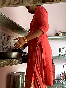 Snapshot of Love-pari077 chatting on 10/20/25, 04:57 Love-pari077 online show from 10/20/25, 04:57