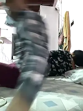 Snapshot of Love-pari077 chatting on 10/29/25, 04:31 Love-pari077 online show from 10/29/25, 04:31