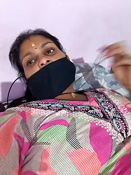 Snapshot of Love-pari077 chatting on 11/01/25, 04:09 Love-pari077 online show from 11/01/25, 04:09