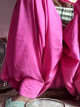 Snapshot of Love-pari077 chatting on 11/06/25, 01:28 Love-pari077 online show from 11/06/25, 01:28