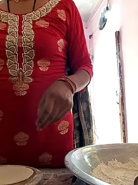 Snapshot of Love-pari077 chatting on 11/12/25, 04:13 Love-pari077 online show from 11/12/25, 04:13