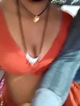 Snapshot of Love-pari077 chatting on 11/18/25, 03:05 Love-pari077 online show from 11/18/25, 03:05