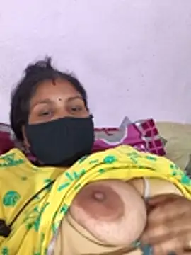 Snapshot of Love-pari077 chatting on 11/19/25, 05:07 Love-pari077 online show from 11/19/25, 05:07