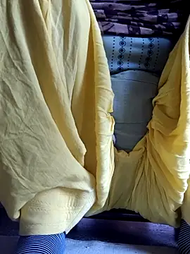 Snapshot of Love-pari077 chatting on 11/20/25, 01:39 Love-pari077 online show from 11/20/25, 01:39