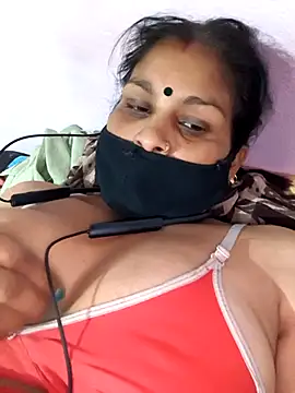 Snapshot of Love-pari077 chatting on 11/20/25, 03:01 Love-pari077 online show from 11/20/25, 03:01