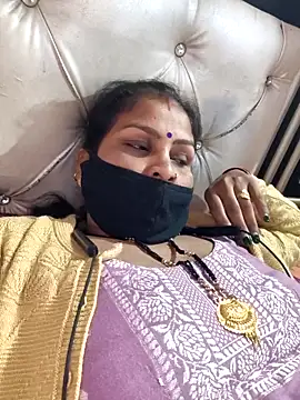 Snapshot of Love-pari077 chatting on 12/15/25, 05:34 Love-pari077 online show from 12/15/25, 05:34