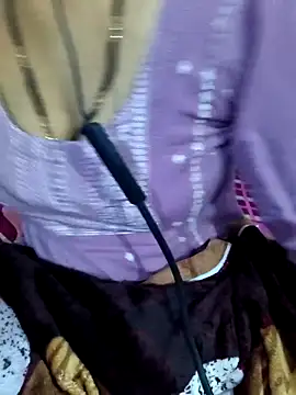 Snapshot of Love-pari077 chatting on 12/19/25, 02:57 Love-pari077 online show from 12/19/25, 02:57