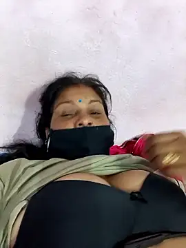 Snapshot of Love-pari077 chatting on 02/16/26, 12:29 Love-pari077 online show from 02/16/26, 12:29