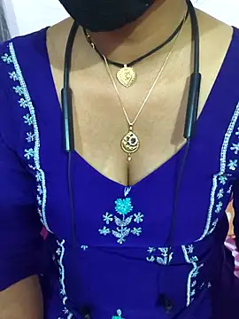 Snapshot of Love-pari077 chatting on 02/16/26, 03:41 Love-pari077 online show from 02/16/26, 03:41