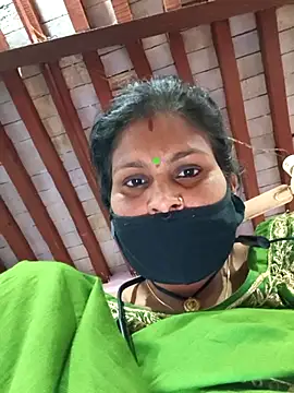 Snapshot of Love-pari077 chatting on 02/18/26, 05:58 Love-pari077 online show from 02/18/26, 05:58