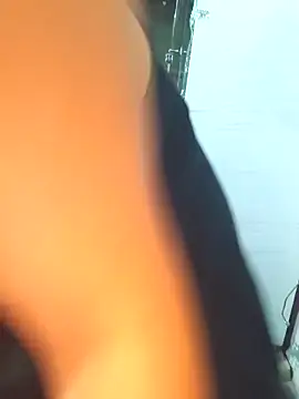 Snapshot of Love-pari077 chatting on 02/19/26, 03:41 Love-pari077 online show from 02/19/26, 03:41