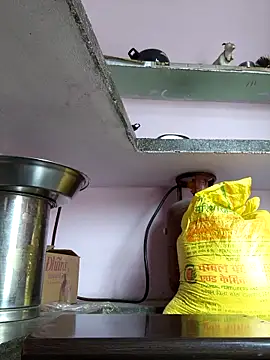 Snapshot of Love-pari077 chatting on 02/21/26, 02:45 Love-pari077 online show from 02/21/26, 02:45