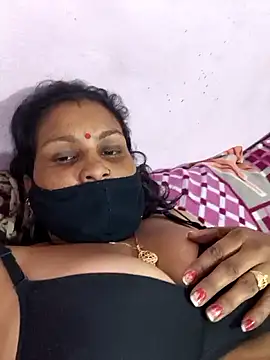 Snapshot of Love-pari077 chatting on 02/21/26, 03:46 Love-pari077 online show from 02/21/26, 03:46