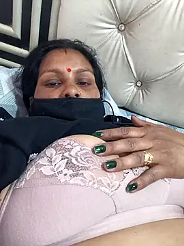 Snapshot of Love-pari077 chatting on 03/02/26, 08:43 Love-pari077 online show from 03/02/26, 08:43