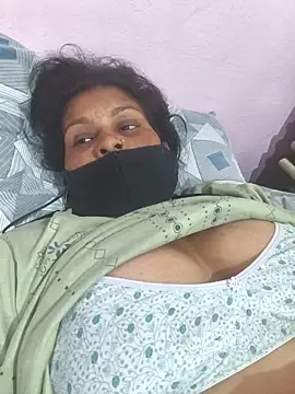 Snapshot of Love-pari077 chatting on 03/05/26, 01:01 Love-pari077 online show from 03/05/26, 01:01