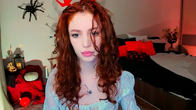 ChristinaConteeree online show from 10/31/25, 05:58