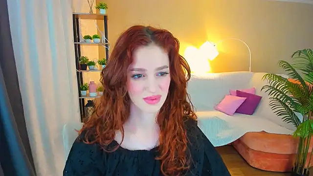ChristinaConteeree online show from 11/11/25, 05:13