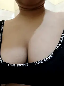 Snapshot of Pihu_Love09 chatting on 02/20/26, 05:48 Pihu Love09 online show from 02/20/26, 05:48