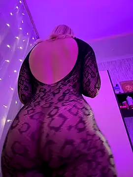 miss veroNika online show from 11/21/25, 10:47