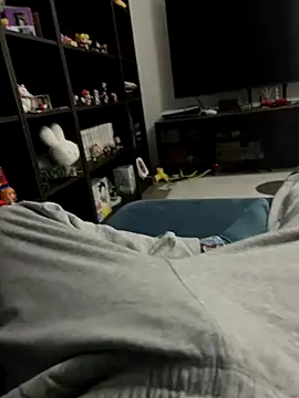 Frankieyyy1 online show from 12/18/25, 04:24