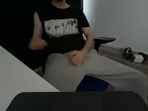 Frankieyyy1 online show from 04/01/26, 05:32