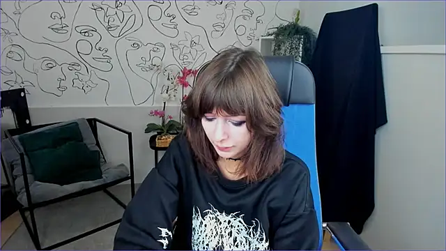 CrystallBloom online show from 09/30/25, 02:05