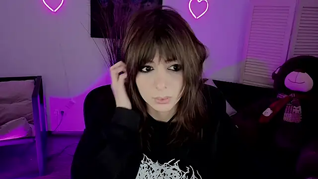 CrystallBloom online show from 02/08/26, 02:09