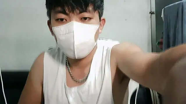 Snapshot of bigbb101011 chatting on 10/15/25, 01:44 bigbb101011 online show from 10/15/25, 01:44