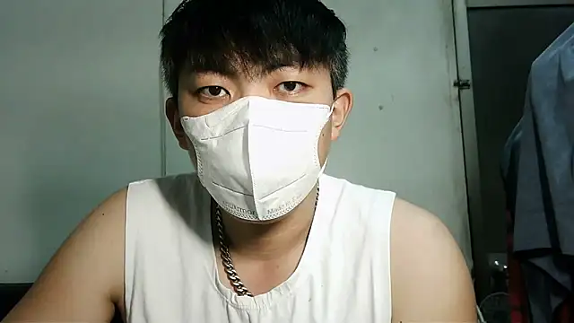 Snapshot of bigbb101011 chatting on 10/24/25, 01:18 bigbb101011 online show from 10/24/25, 01:18