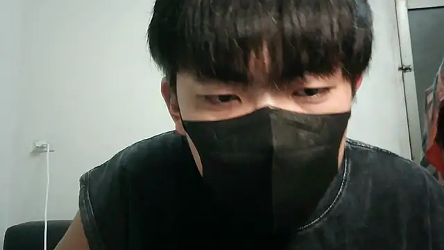 bigbb101011 online show from 11/18/25, 02:32