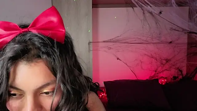 Candela    online show from 11/01/25, 03:41