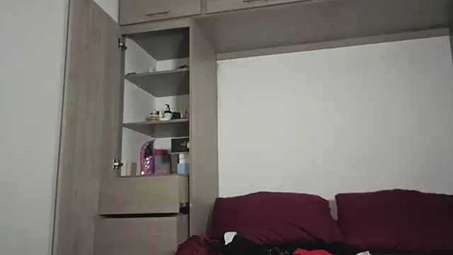 Candela    online show from 04/12/26, 02:49