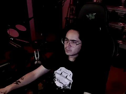 Snapshot of dorrey21 chatting on 09/15/25, 05:40 dorrey21 online show from 09/15/25, 05:40