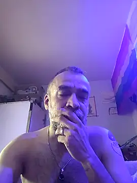 Snapshot of GabyCollado5 chatting on 10/14/25, 07:20 GabyCollado5 online show from 10/14/25, 07:20