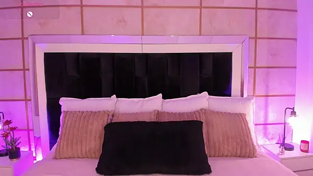 GretaVelvet online show from 02/06/26, 07:50